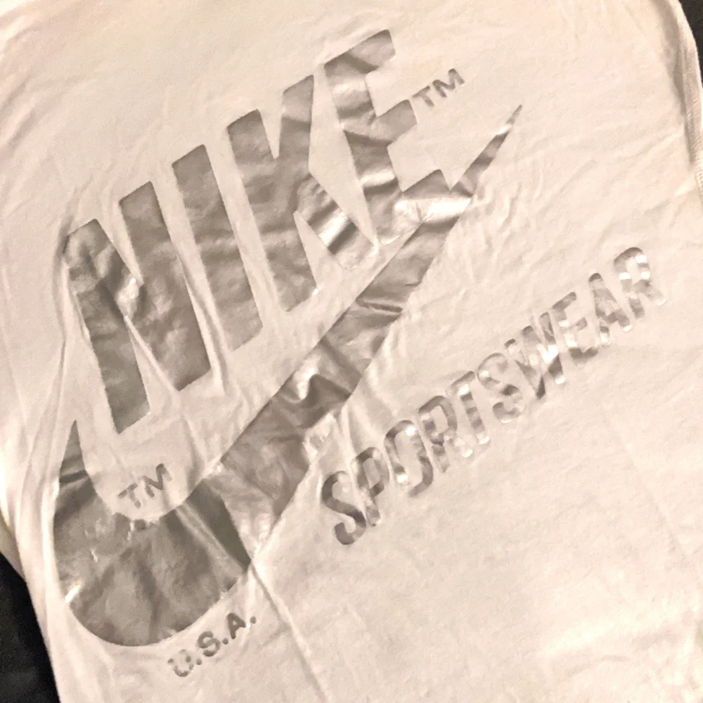 Nike women's - Picture 2 of 4